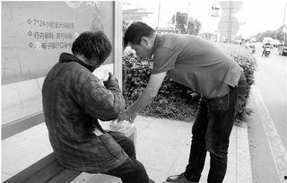 网红给男友送饭吃,爱心送餐见证爱情温度”