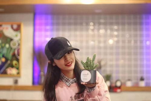 网红唱歌家是谁呀,是谁在音乐界崭露头角？